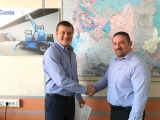 Genie_UniRent CEO_Shaking hands_LR